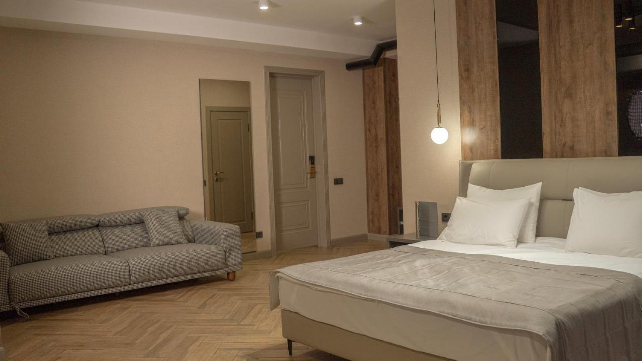 Five Hotel Bisjkek Eksteriør billede