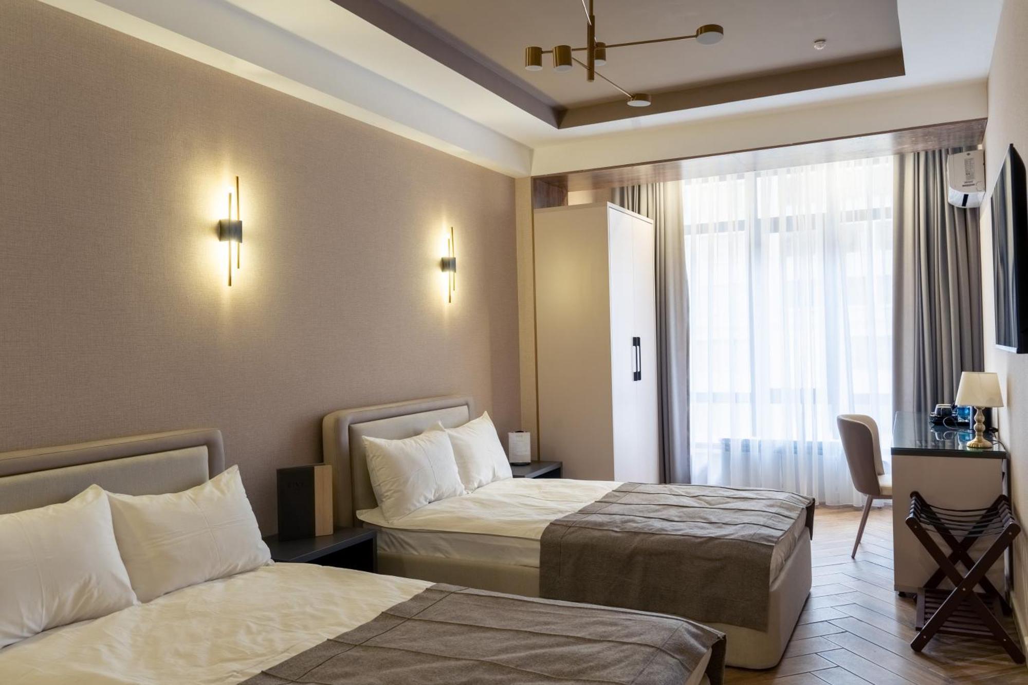 Five Hotel Bisjkek Eksteriør billede