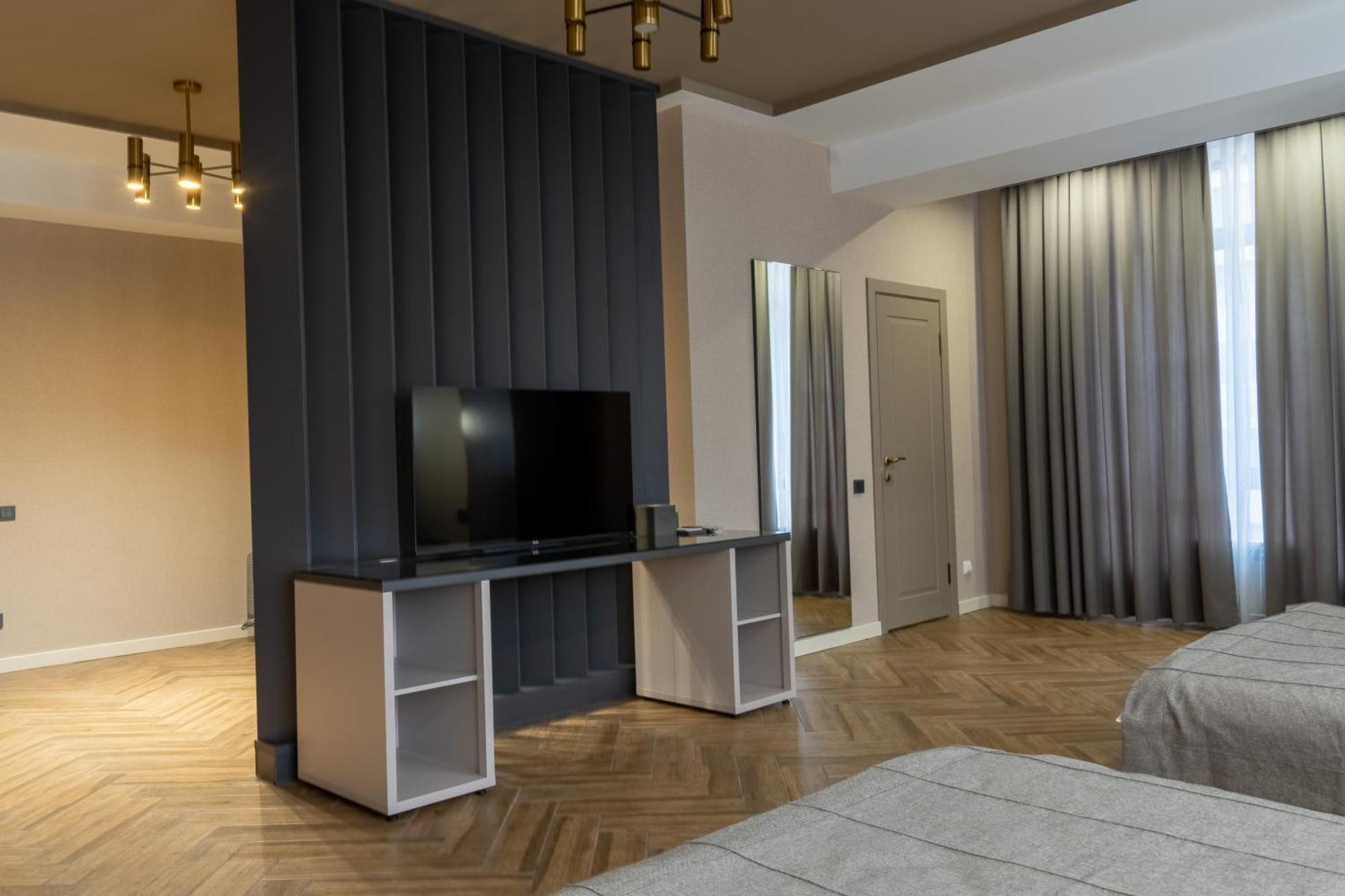 Five Hotel Bisjkek Eksteriør billede