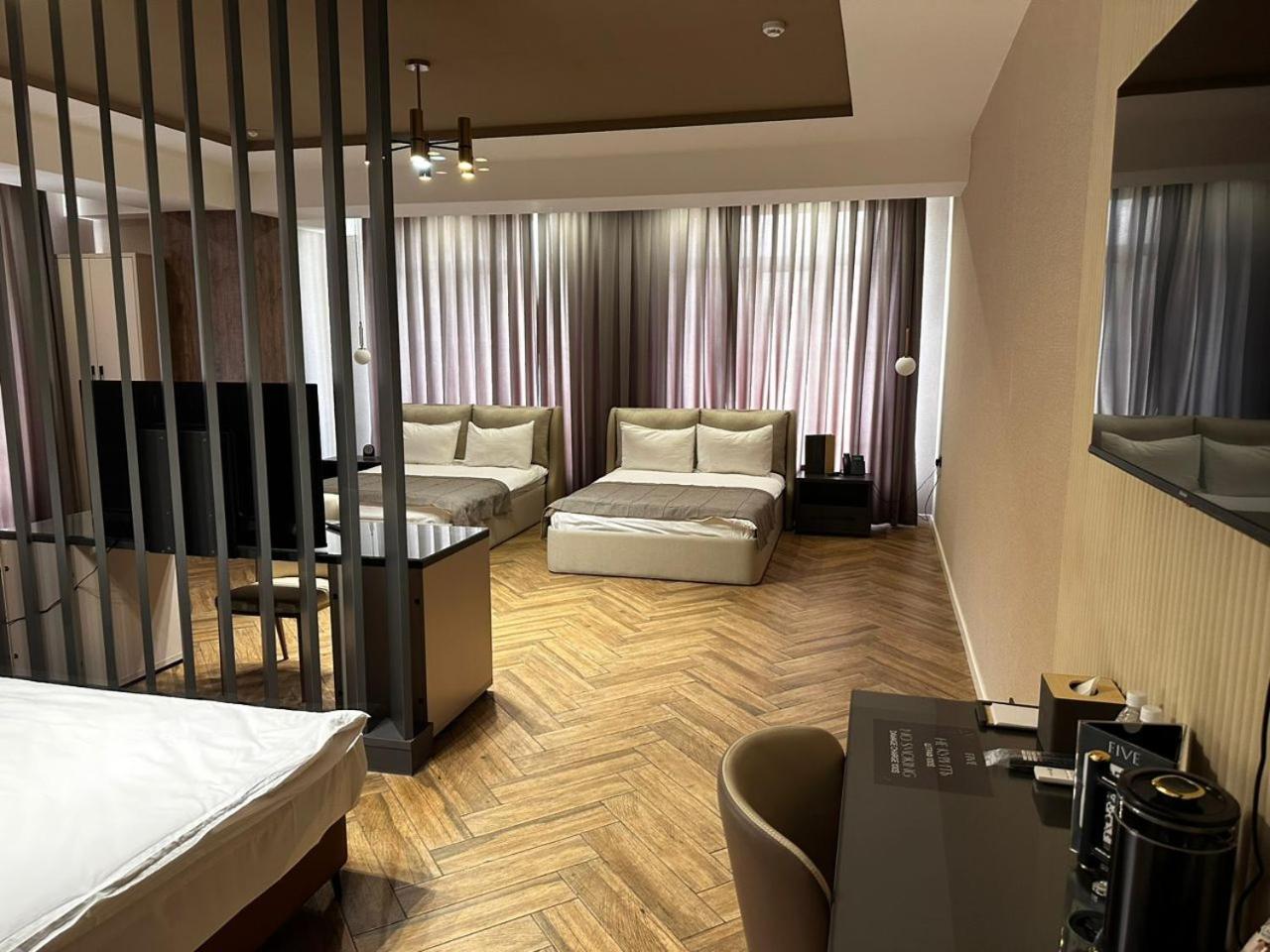 Five Hotel Bisjkek Eksteriør billede